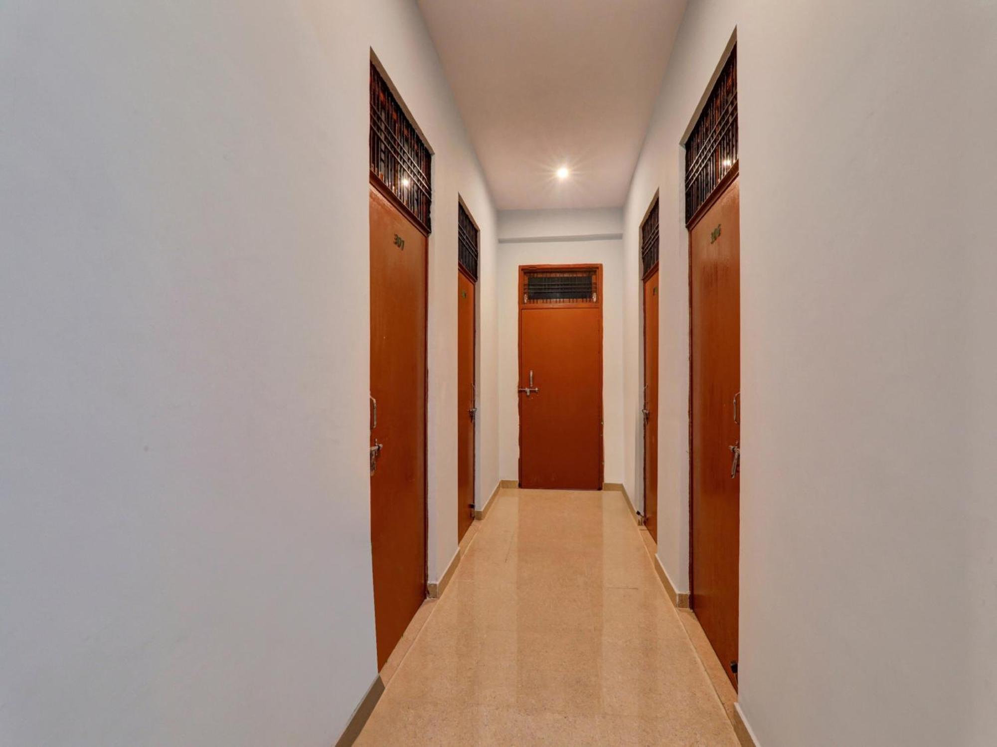 Hotel O Aradhya Galaxy Bhauli エクステリア 写真